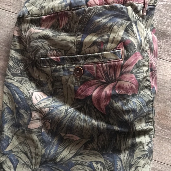 Abercrombie & Fitch Shorts - Picture 4 of 4